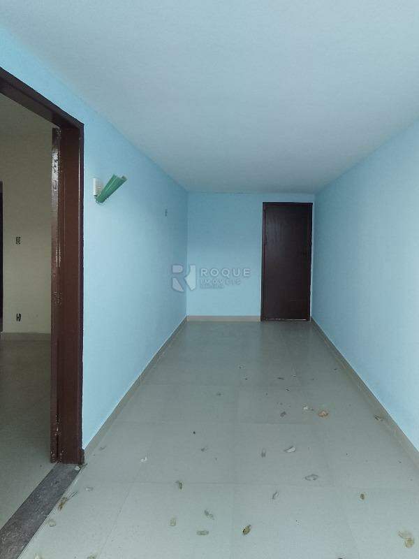 Casa com salão para aluguel no bairro Jardim São Manoel: Garagem