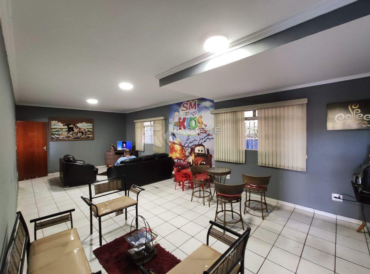 Barracão/Galpão para aluguel no bairro Jardim Esteves: Sala 2