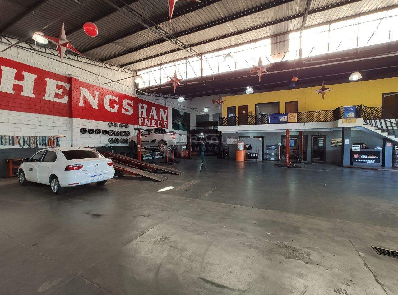 Barracão/Galpão para aluguel no bairro Jardim Esteves: Salão 