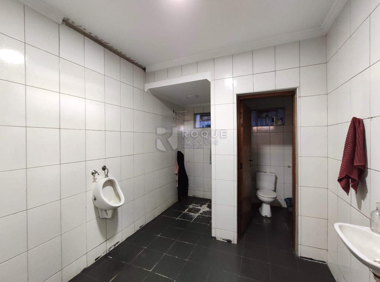 Barracão/Galpão para aluguel no bairro Jardim Esteves: WC social 2