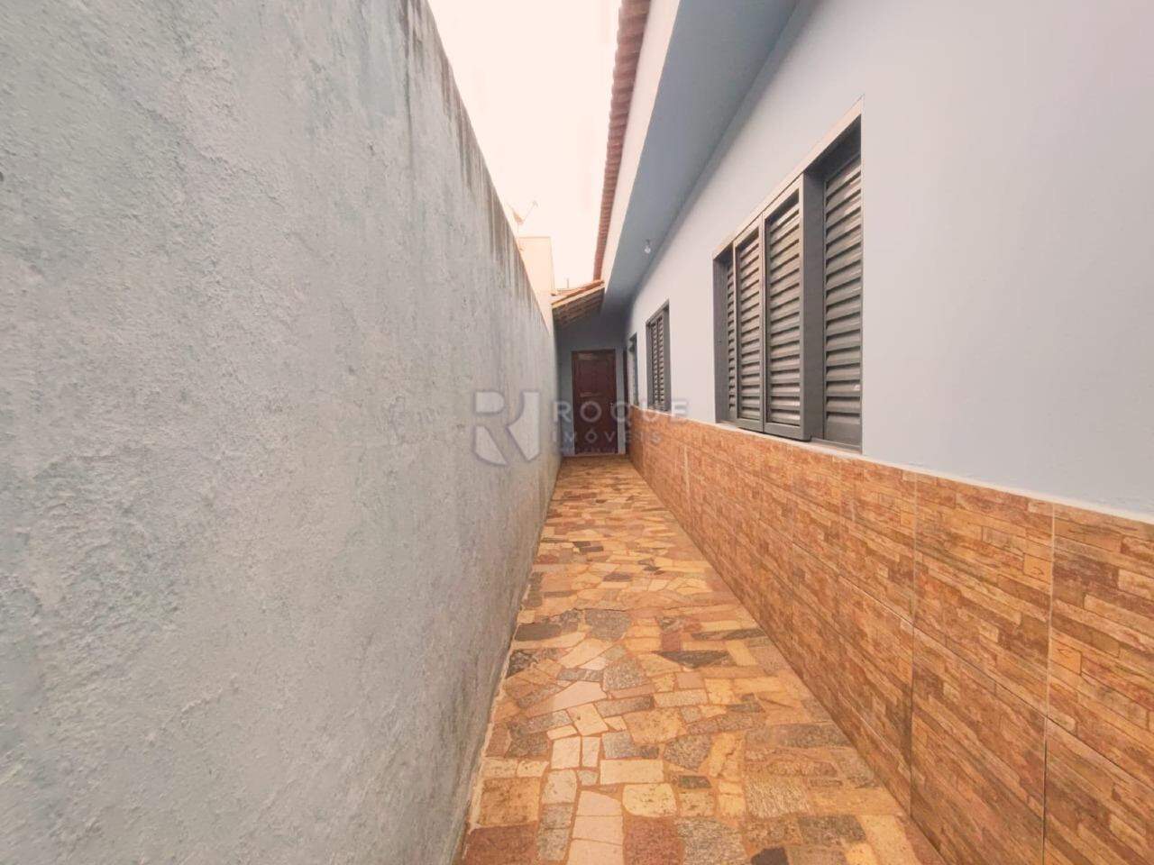 Casa Residencial para aluguel no bairro Jardim Caieira: Quintal
