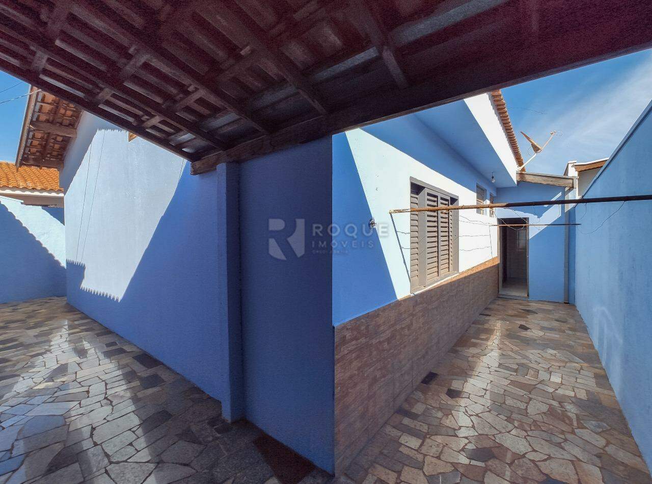Casa Residencial para aluguel no bairro Jardim Caieira: Quintal