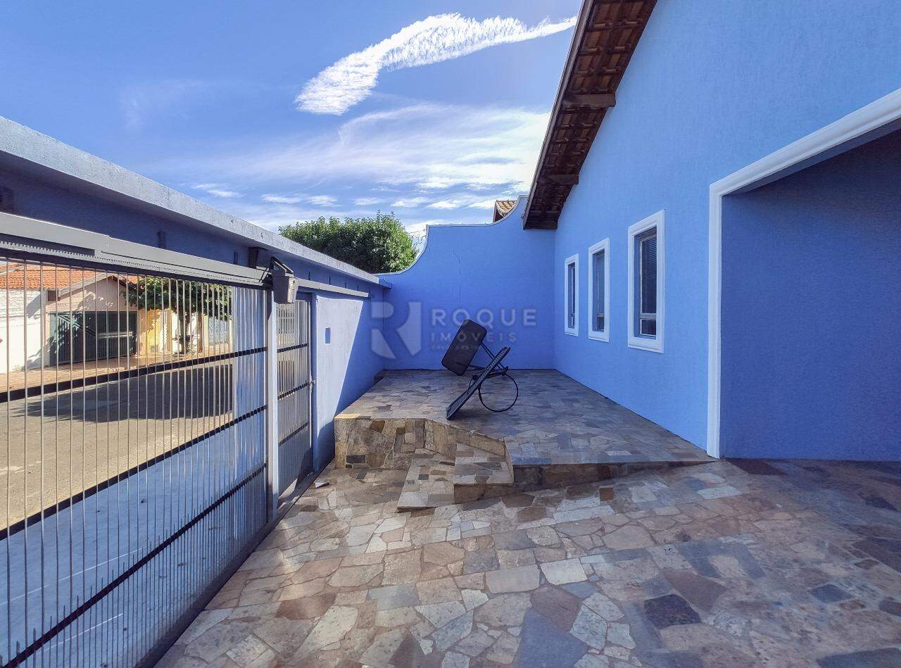 Casa Residencial para aluguel no bairro Jardim Caieira: Quintal
