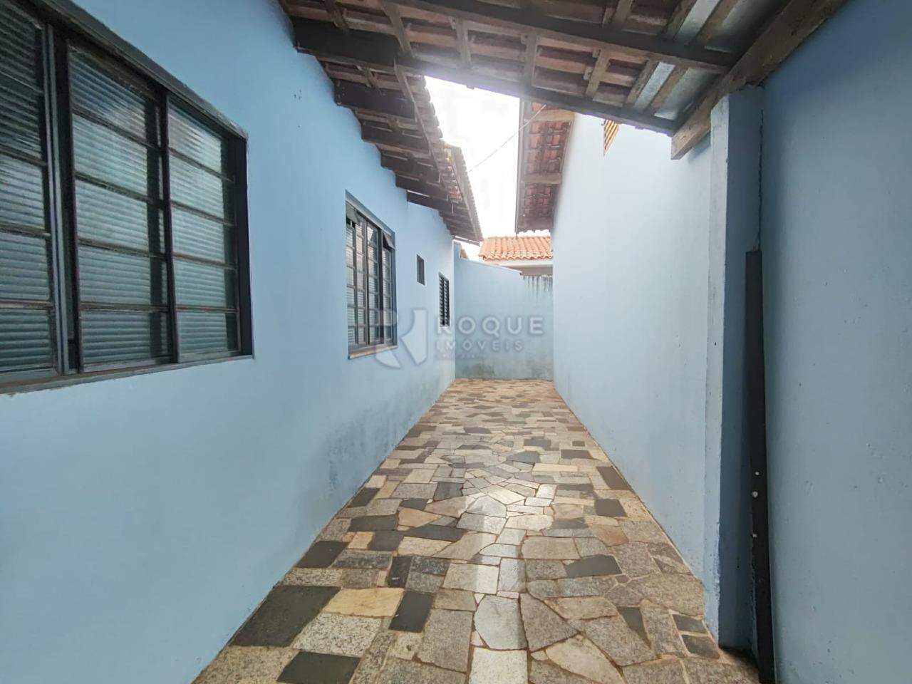 Casa Residencial para aluguel no bairro Jardim Caieira: Quintal