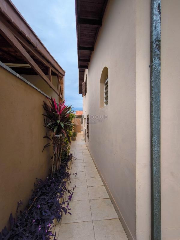 Casa em condomínio à venda no bairro Jardim Florença: LATERAL EXTERNA