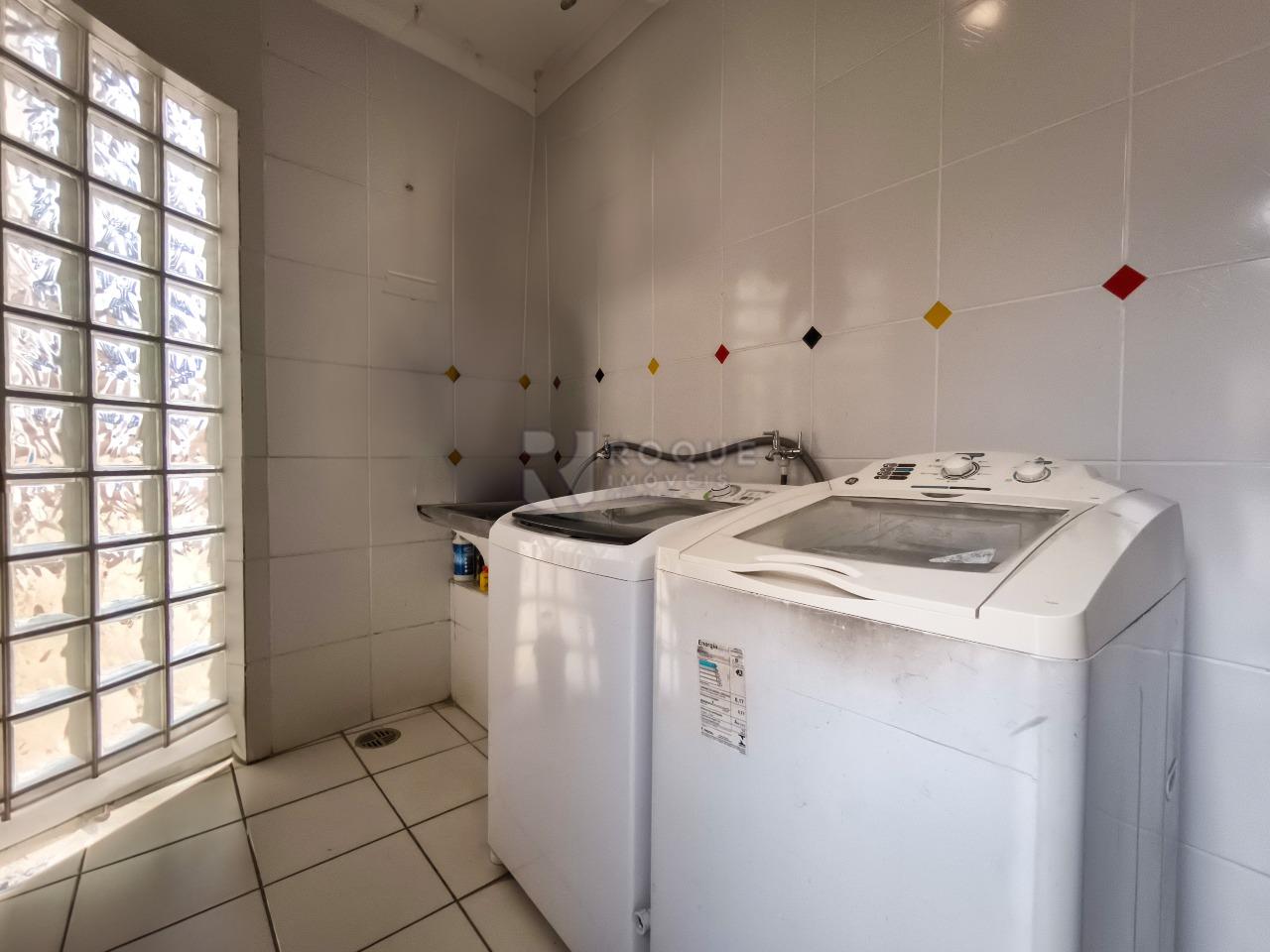 Casa em condomínio à venda no bairro Jardim Florença: LAVANDERIA