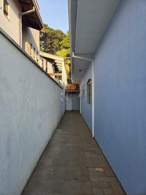 Casa Residencial para aluguel no bairro Jardim Santo André: Corredor Lateral