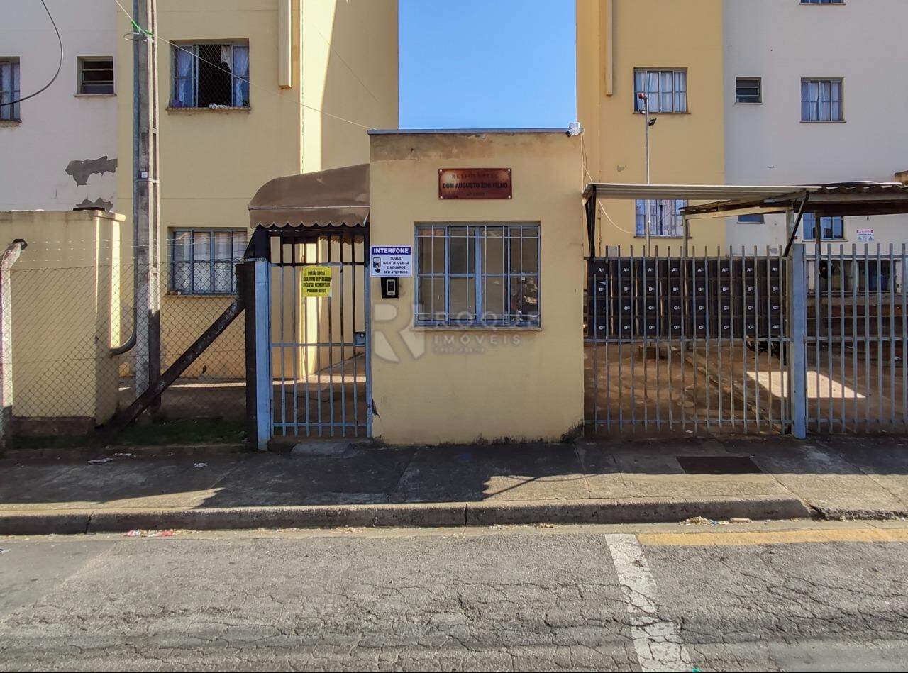 Apartamento à venda no bairro Parque Residencial Abílio Pedro: Fachada