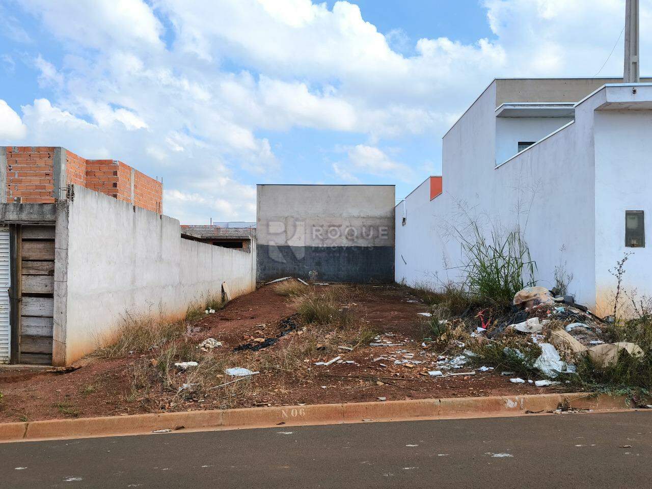 Terreno à venda no bairro Residencial Colinas do Engenho I: FRENTE
