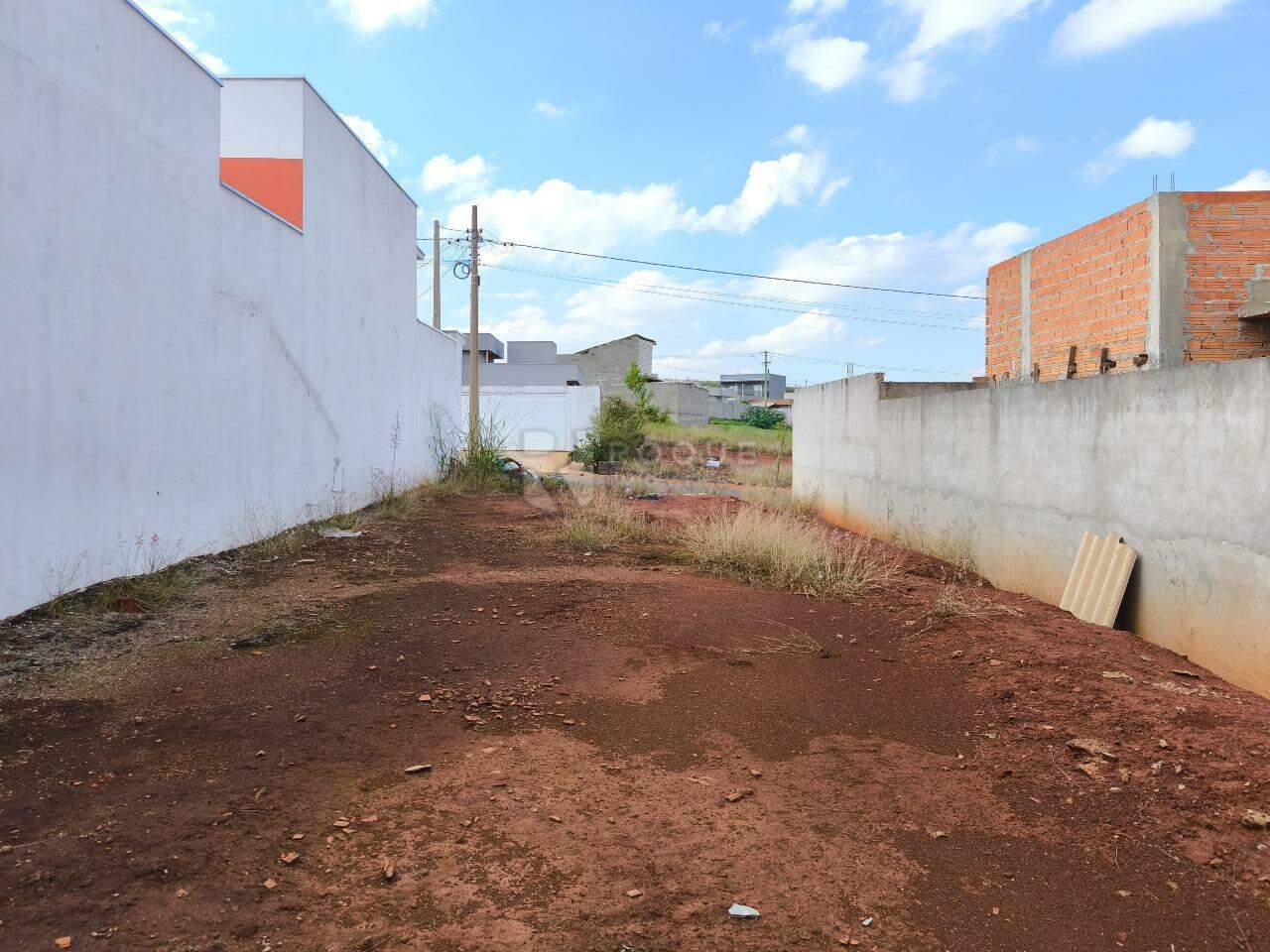 Terreno à venda no bairro Residencial Colinas do Engenho I: 