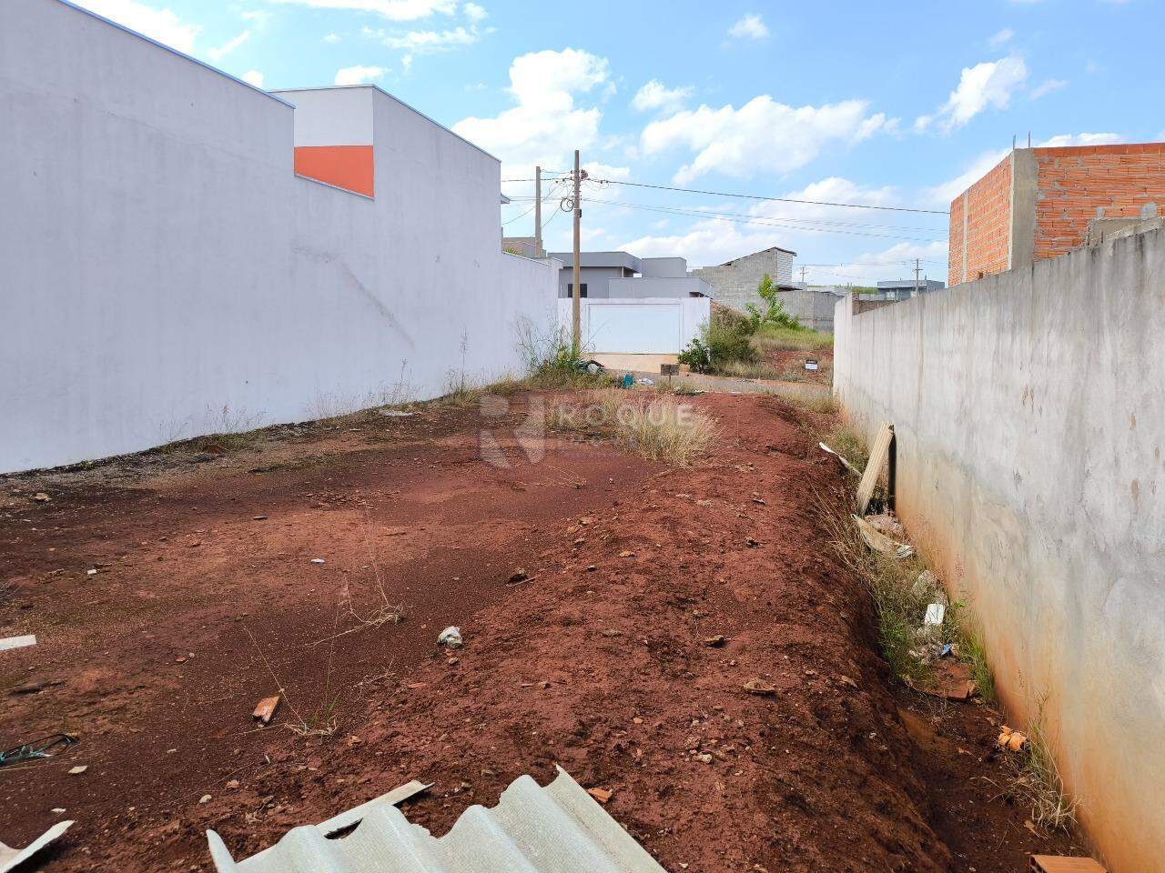 Terreno à venda no bairro Residencial Colinas do Engenho I: 