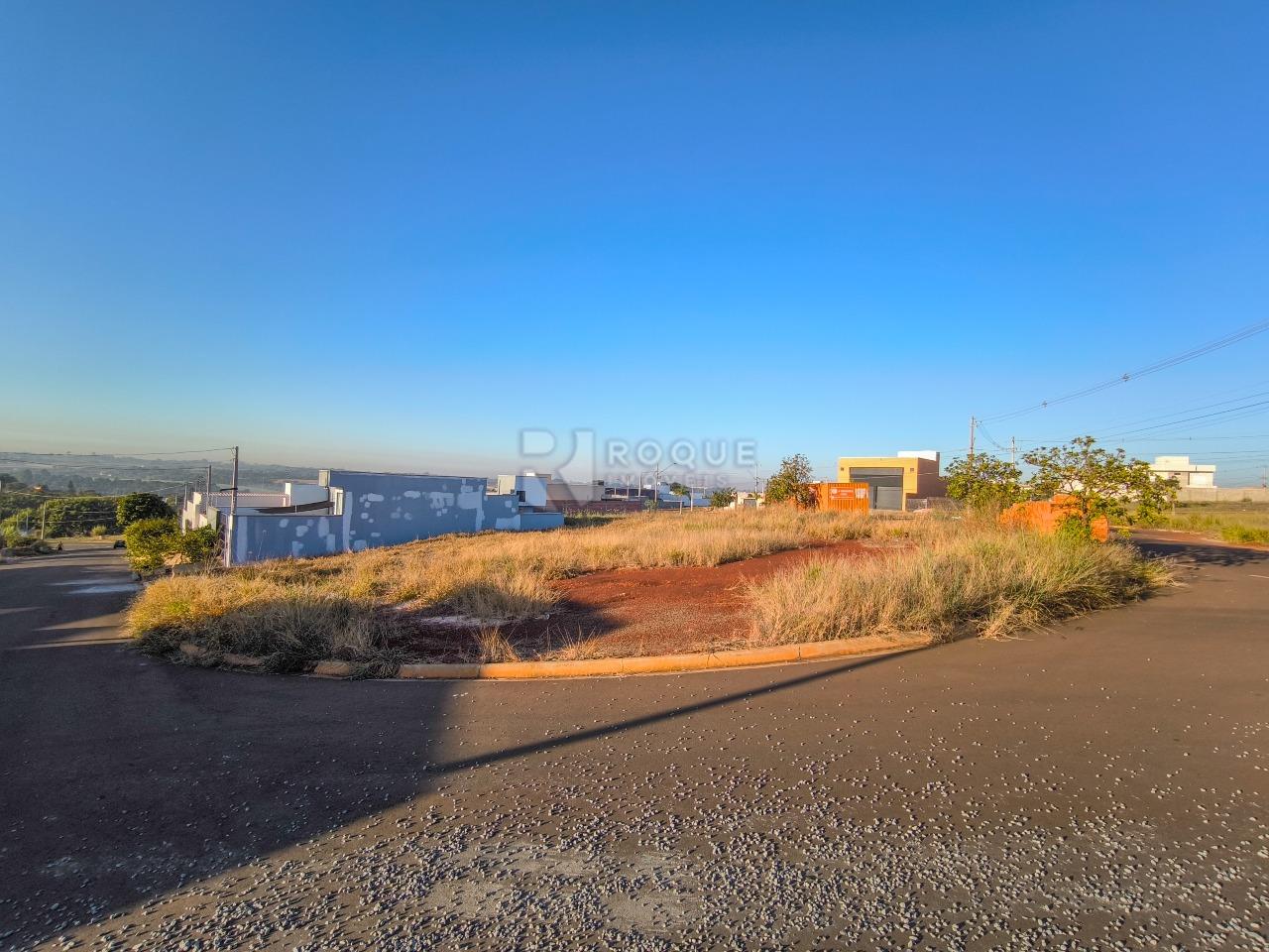 Terreno à venda no bairro Residencial Colinas do Engenho I: 
