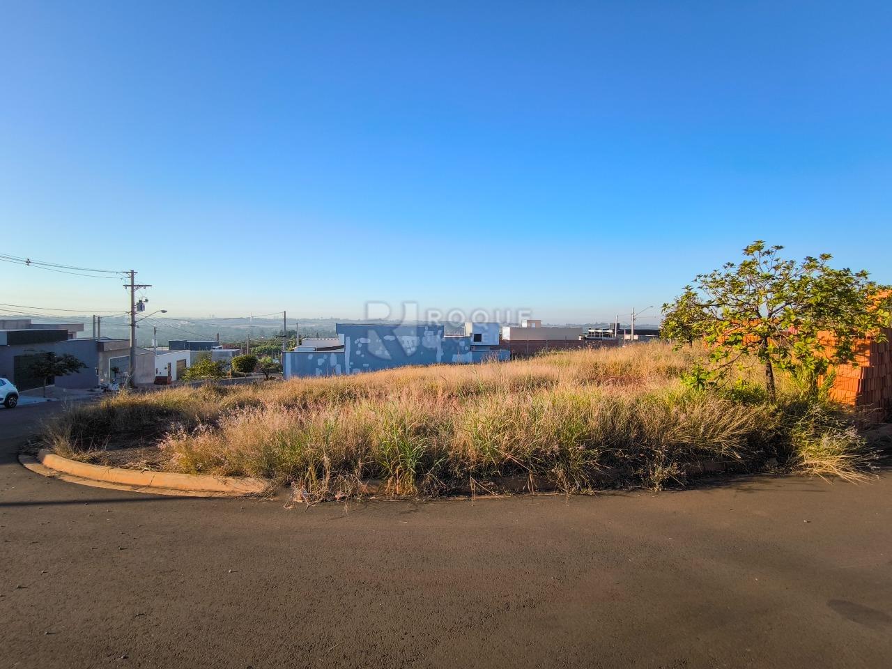 Terreno à venda no bairro Residencial Colinas do Engenho I: 