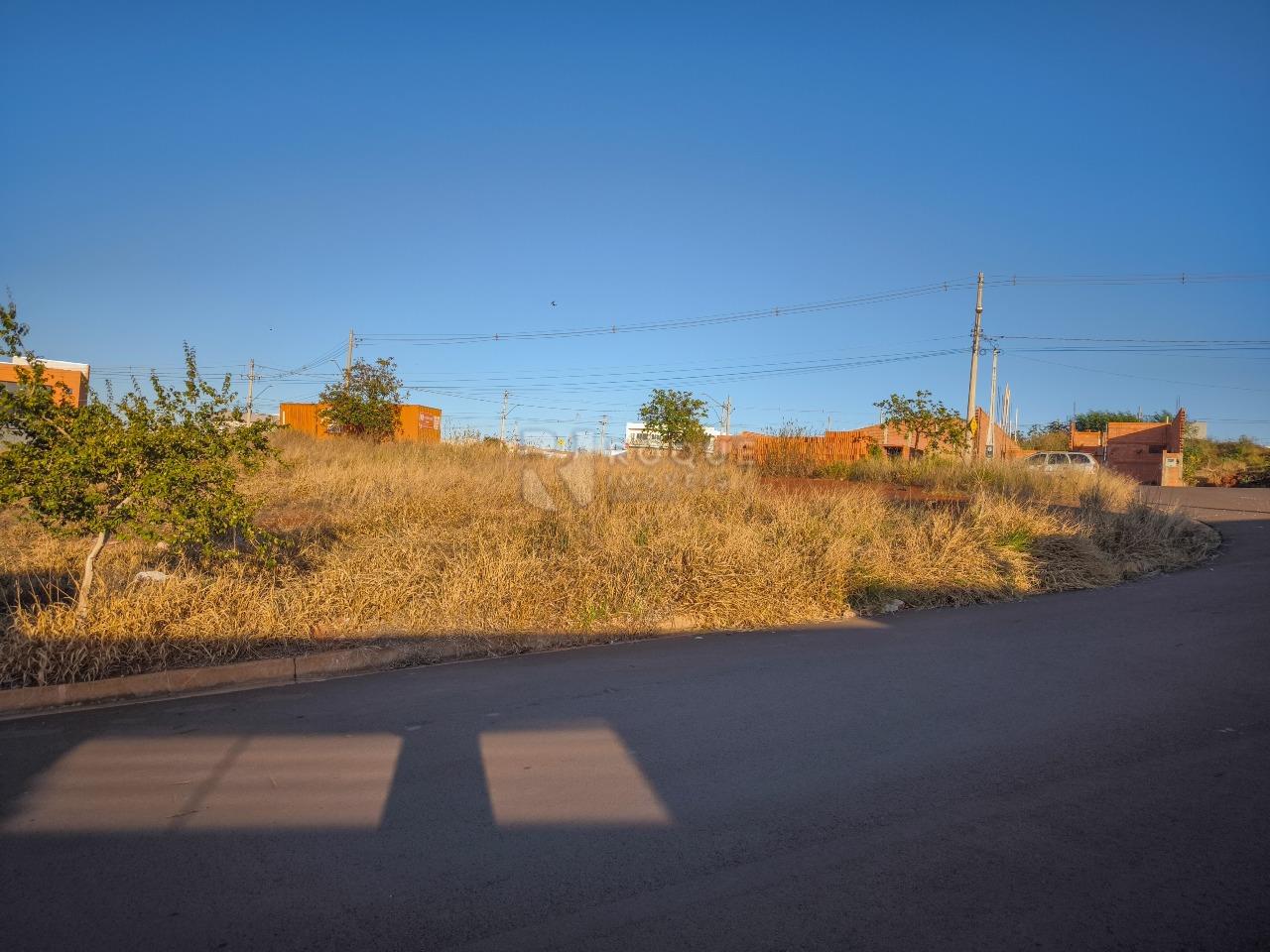 Terreno à venda no bairro Residencial Colinas do Engenho I: FRENTE