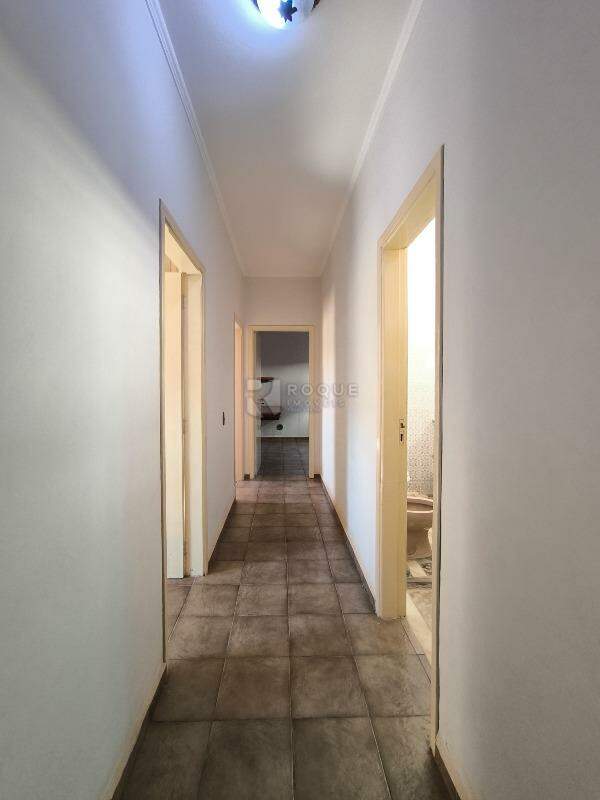 Casa Residencial à venda no bairro Jardim Montezuma: CORREDOR INTERNO