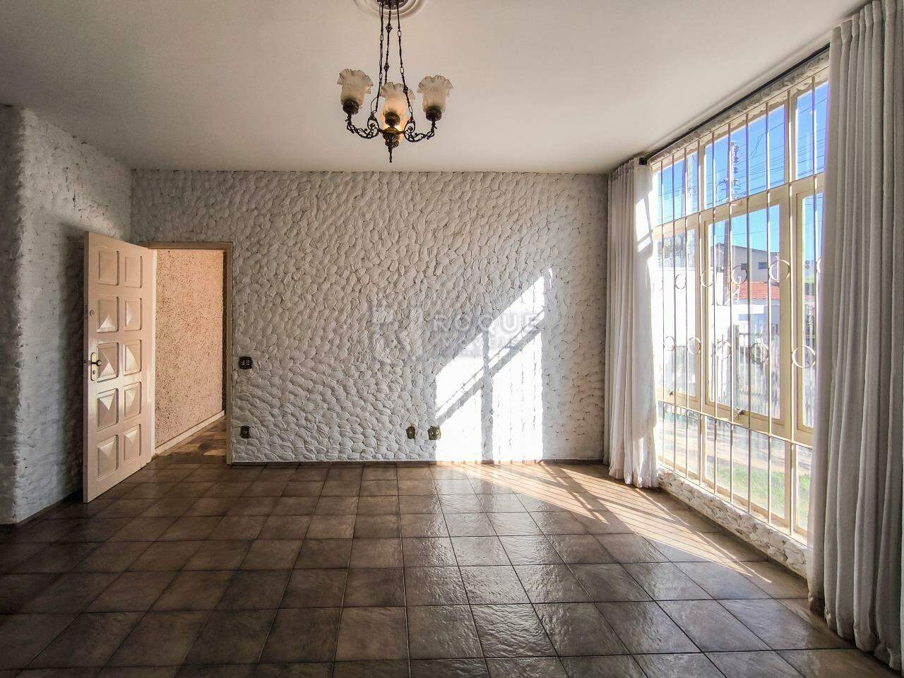 Casa Residencial à venda no bairro Jardim Montezuma: SALA DE ESTAR