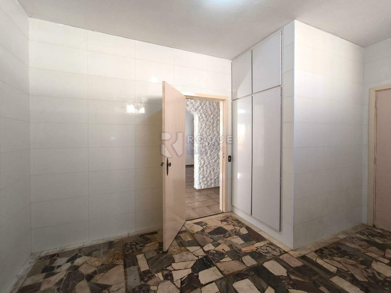 Casa Residencial à venda no bairro Jardim Montezuma: COZINHA