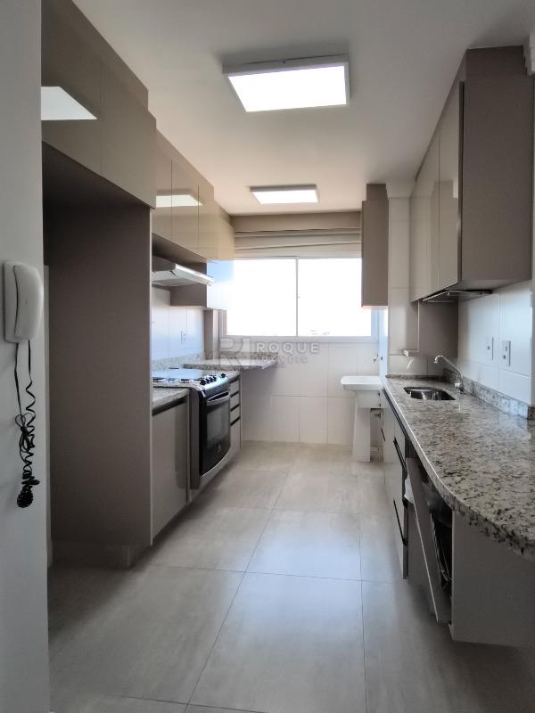 Apartamento à venda no bairro Chácaras Antonieta: COZINHA