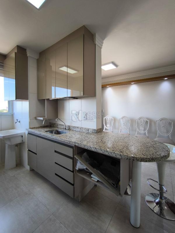 Apartamento à venda no bairro Chácaras Antonieta: COZINHA