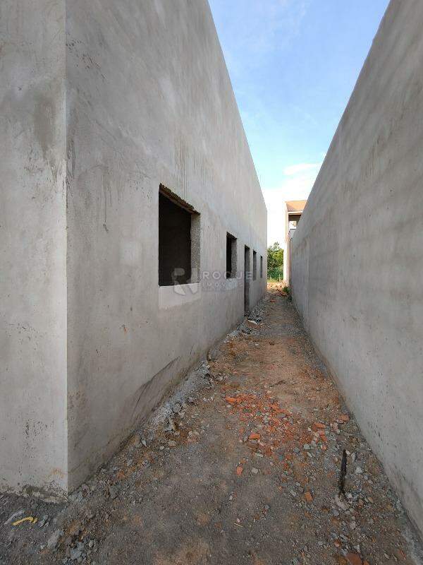 Casa Residencial à venda no bairro Jardim Residencial Campo Novo: LATERAL EXTERNA
