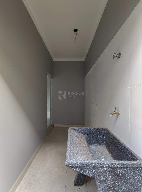 Casa Residencial à venda no bairro Jardim dos Jequitibás: Área de serviço