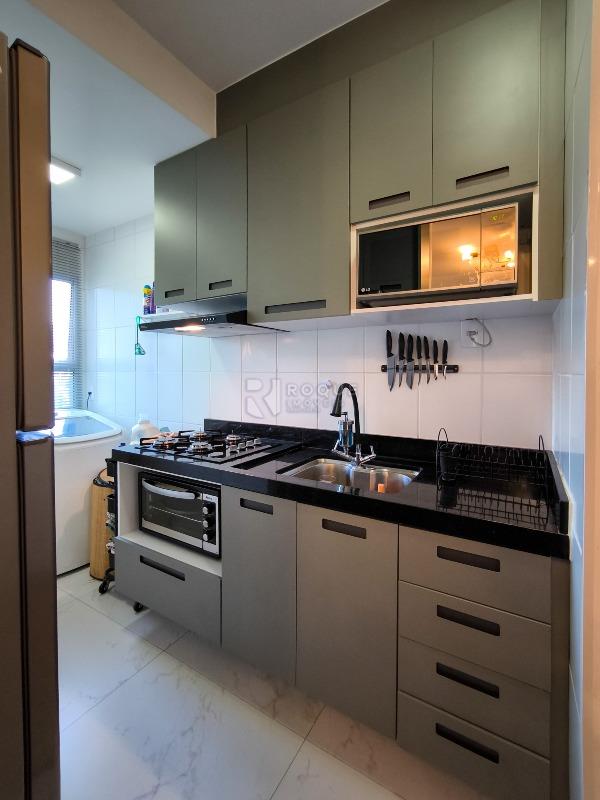 Apartamento à venda no bairro Jardim Residencial Victório Lucato: COZINHA