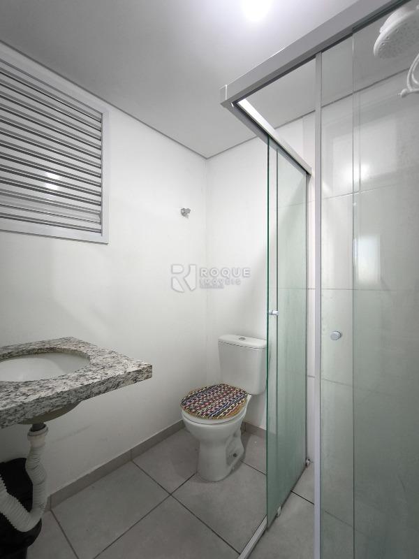 Apartamento à venda no bairro Chácaras Antonieta: BANHEIRO SOCIAL