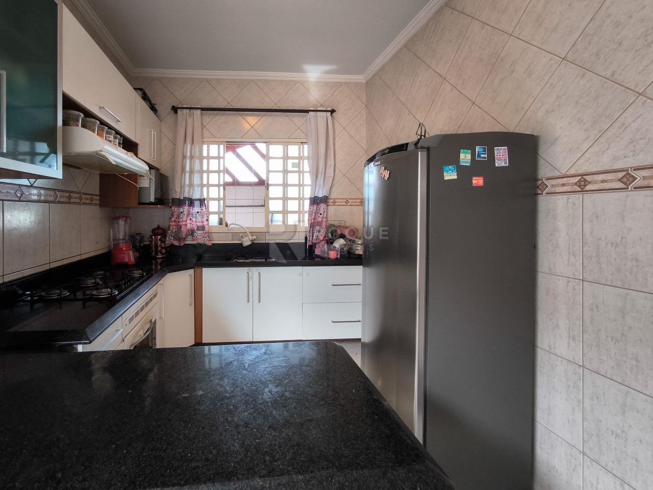 Casa Residencial à venda no bairro Jardim São Lourenço: COZINHA