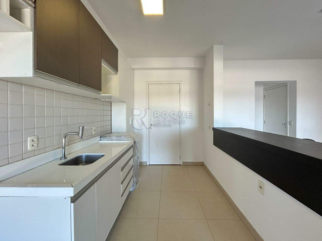 Apartamento para aluguel no bairro Jardim Aquárius: Cozinha 