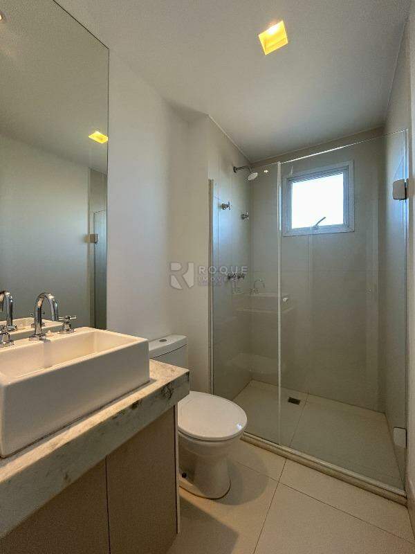 Apartamento para aluguel no bairro Jardim Aquárius: WC Suíte 2