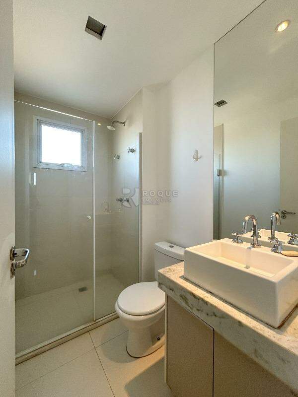 Apartamento para aluguel no bairro Jardim Aquárius: WC Suíte 1