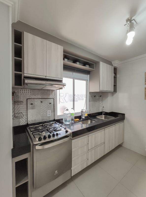 Apartamento à venda no bairro Residencial Costa Verde: Cozinha 