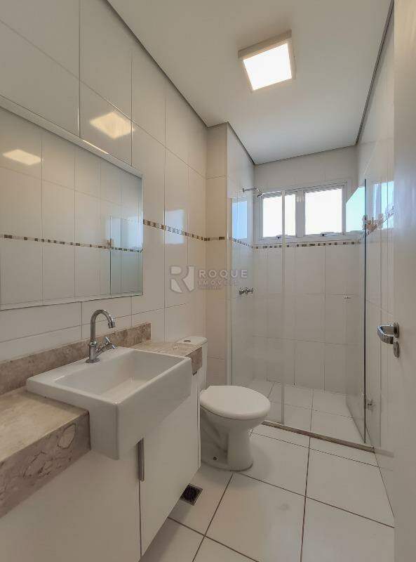 Apartamento para aluguel no bairro Jardim Residencial Francisco Cruãnes: WC suíte