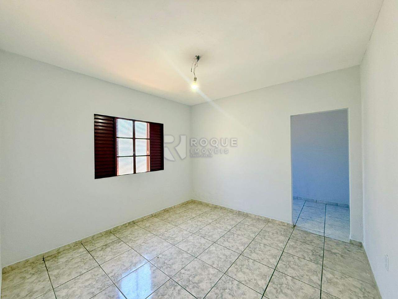 Casa Residencial para aluguel no bairro Jardim São Luiz: Dormitório 01