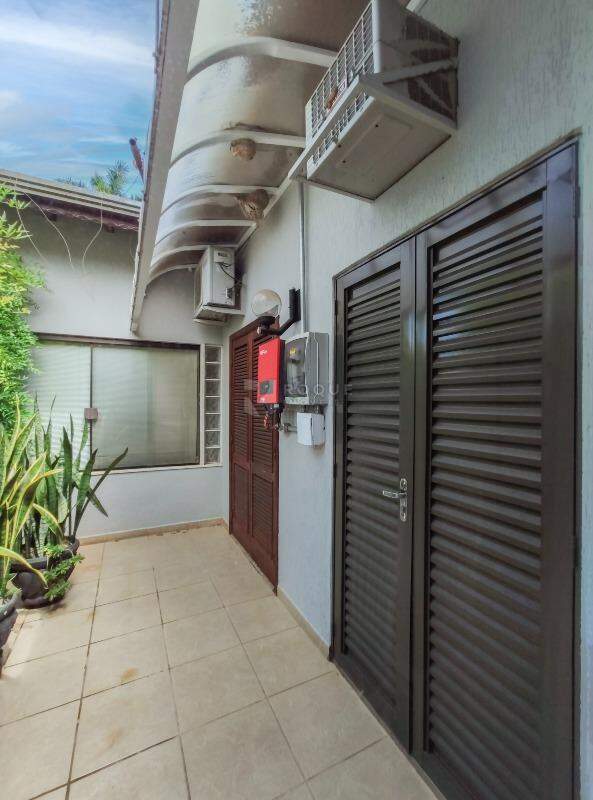 Chácara à venda no bairro Bairro dos Pires: Jardim de inverno