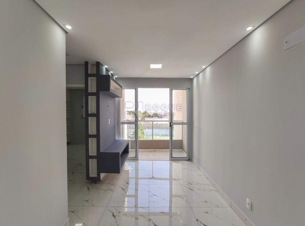 Apartamento à venda no bairro Vale das Esmeraldas: Sala