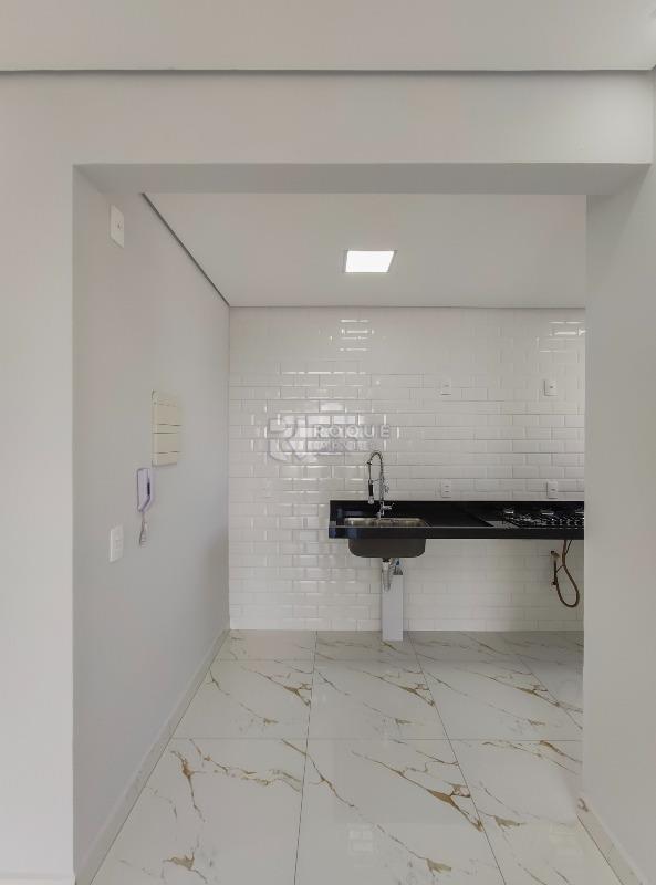 Apartamento à venda no bairro Vale das Esmeraldas: Cozinha 