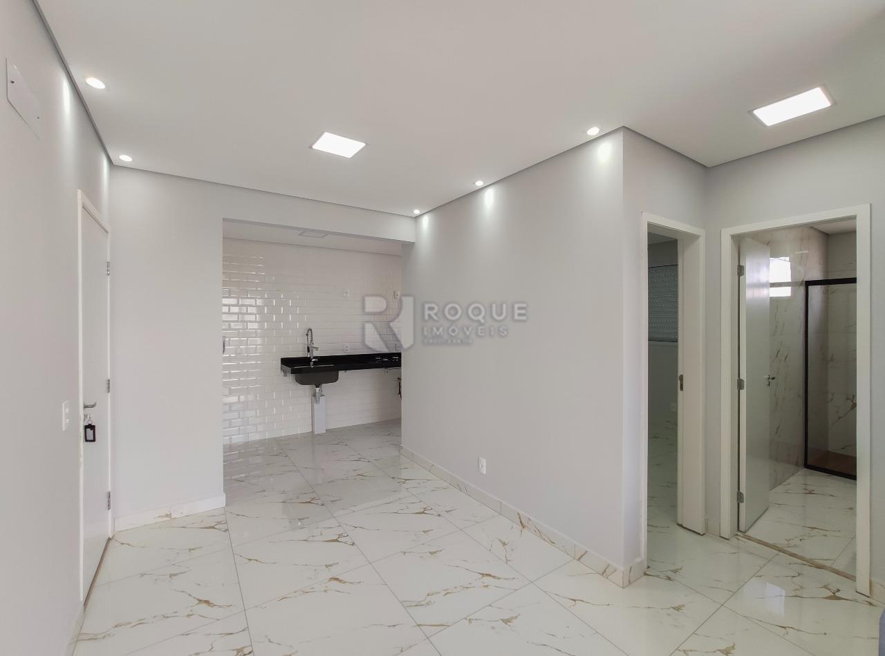 Apartamento à venda no bairro Vale das Esmeraldas: Sala 