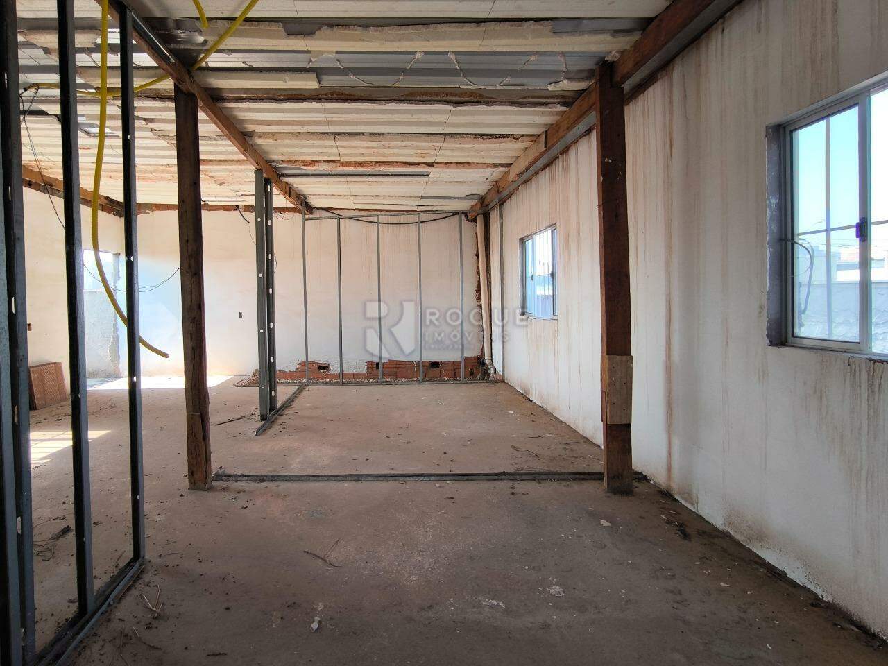 Casa Residencial à venda no bairro Jardim dos Jequitibás: SALÃO