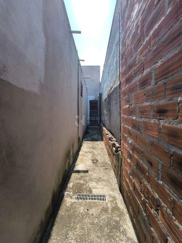 Casa Residencial à venda no bairro Jardim dos Jequitibás: CORREDOR EXTERNO