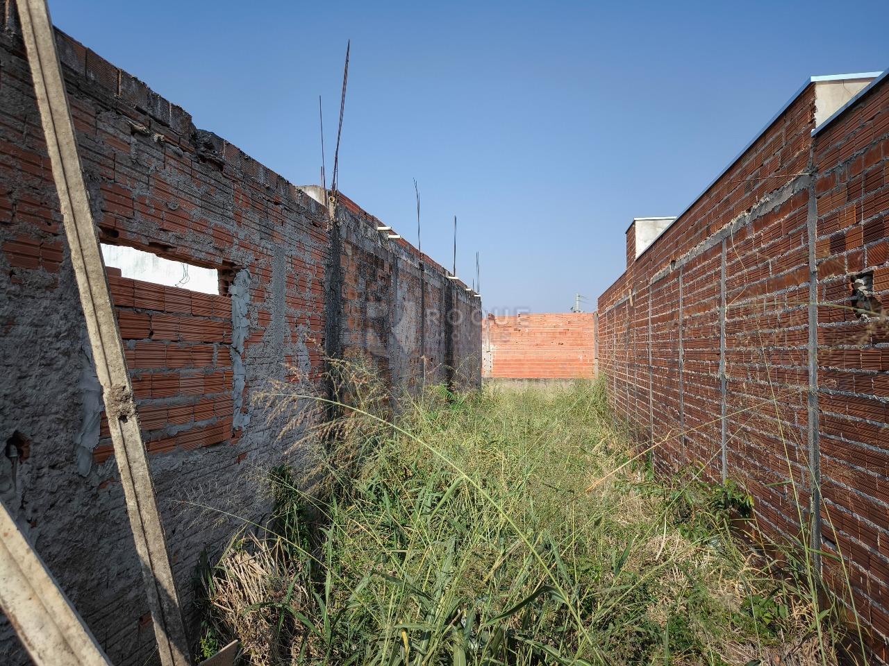 Casa Residencial à venda no bairro Jardim dos Jequitibás: LATERAL EXTERNA