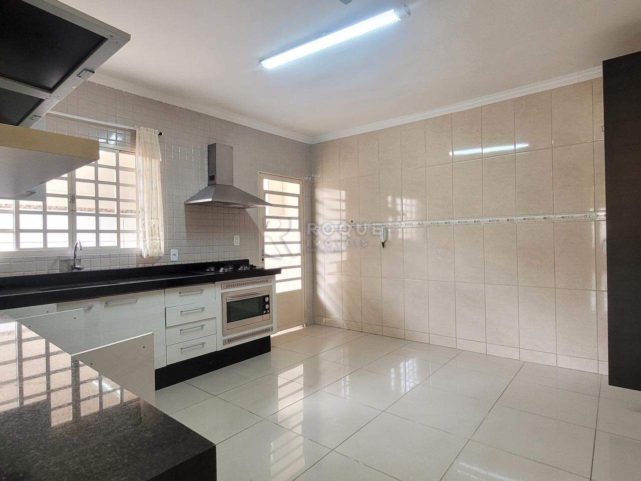 Casa Residencial para aluguel no bairro Jardim Residencial Dona Santina Paroli Peccinini: Cozinha