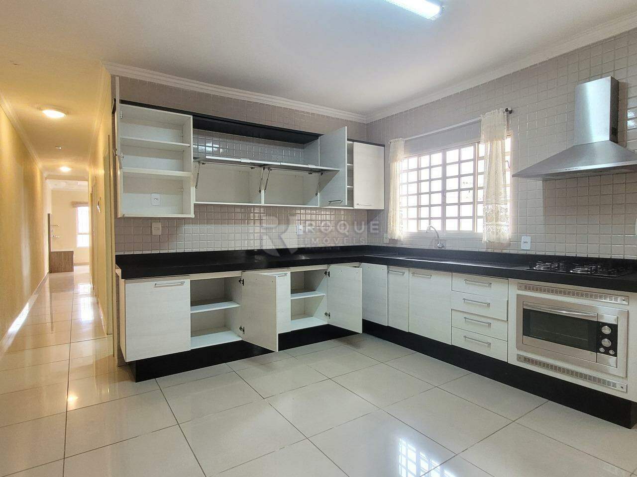 Casa Residencial para aluguel no bairro Jardim Residencial Dona Santina Paroli Peccinini: Cozinha