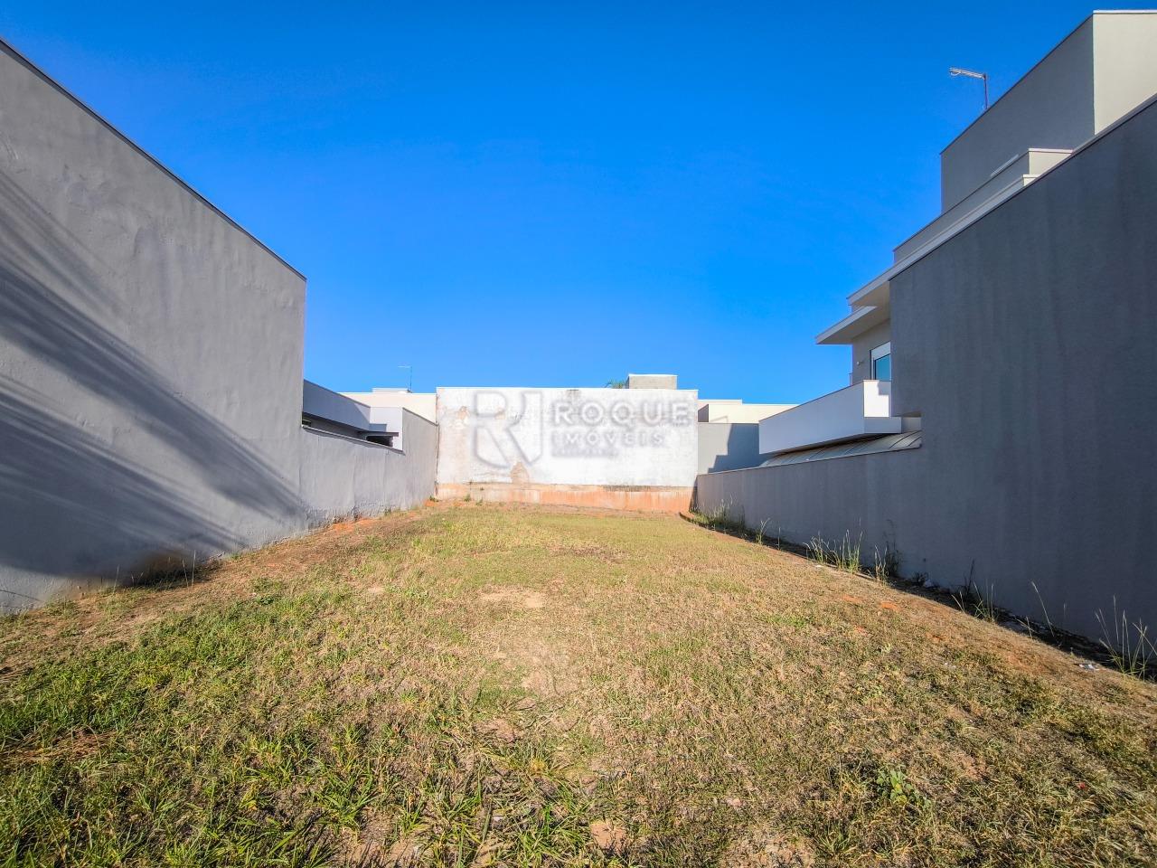 Terreno em condomínio à venda no bairro Vale das Oliveiras: 