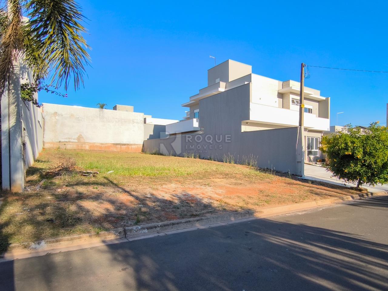 Terreno em condomínio à venda no bairro Vale das Oliveiras: 