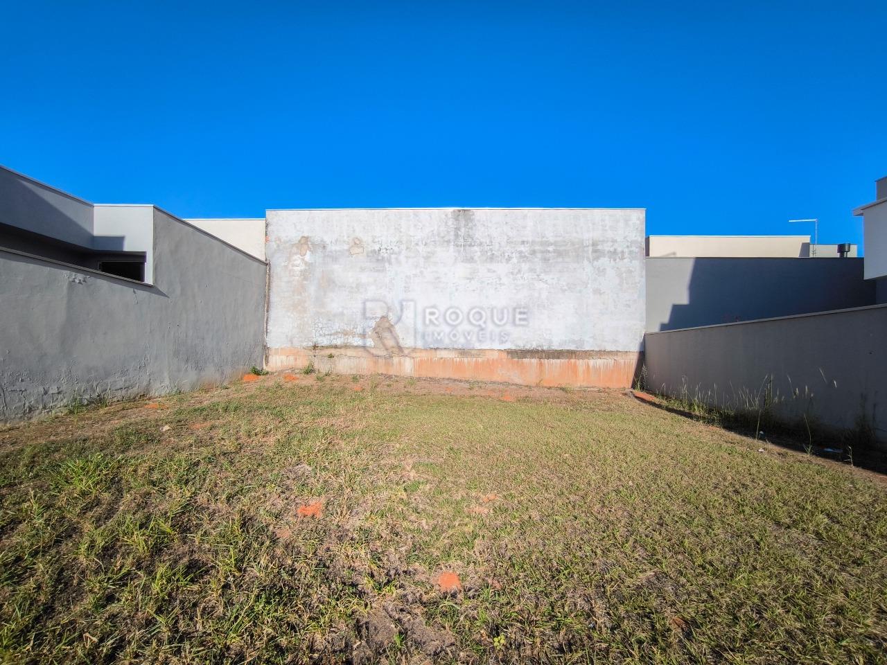 Terreno em condomínio à venda no bairro Vale das Oliveiras: 