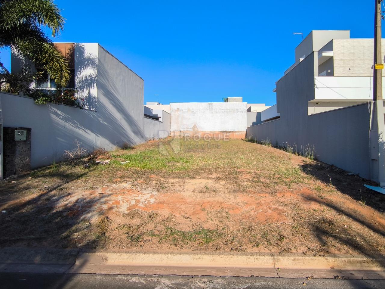 Terreno em condomínio à venda no bairro Vale das Oliveiras: 