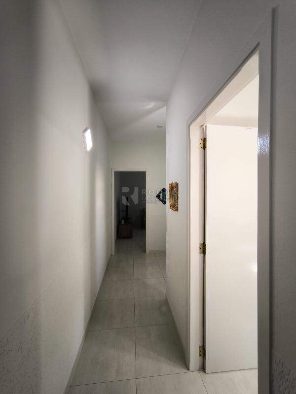 Casa Residencial à venda no bairro Jardim Lagoa Nova: CORREDOR INTERNO