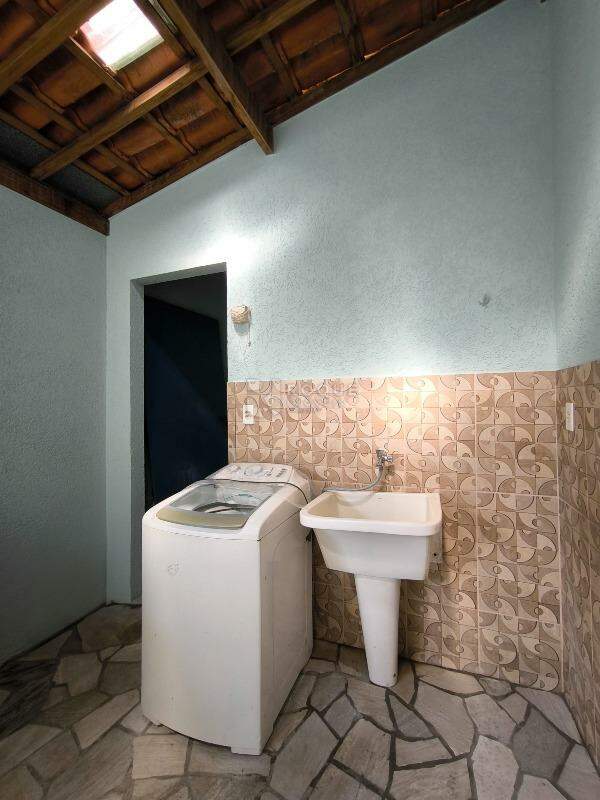 Casa Residencial à venda no bairro Jardim Lagoa Nova: LAVANDERIA