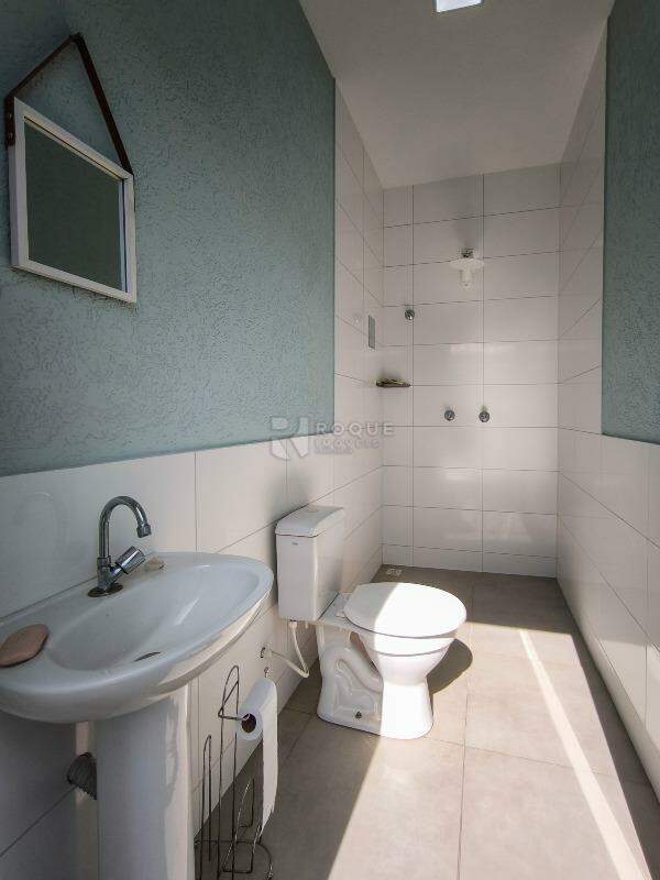 Casa Residencial à venda no bairro Jardim Lagoa Nova: BANHEIRO SOCIAL EXTERNO